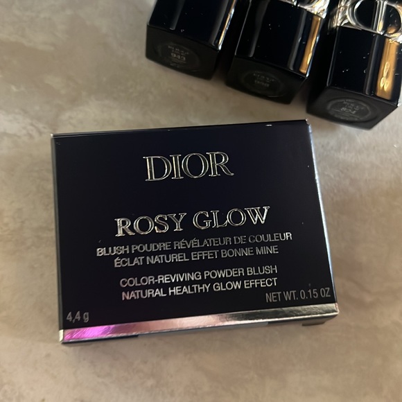 ๐ฅณ๐๐ฑ๐๐!๐ฅณDIOR Rosy Glow Blush in Berry NIB - Picture 11 of 11
